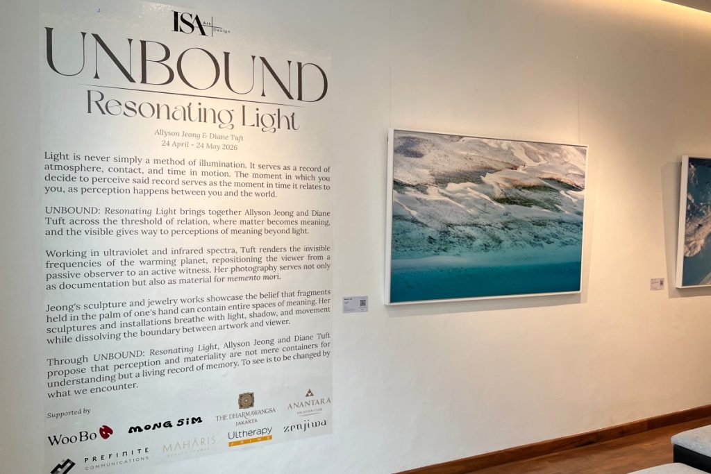 unbound: resonating light