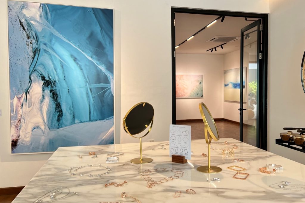 unbound: resonating light