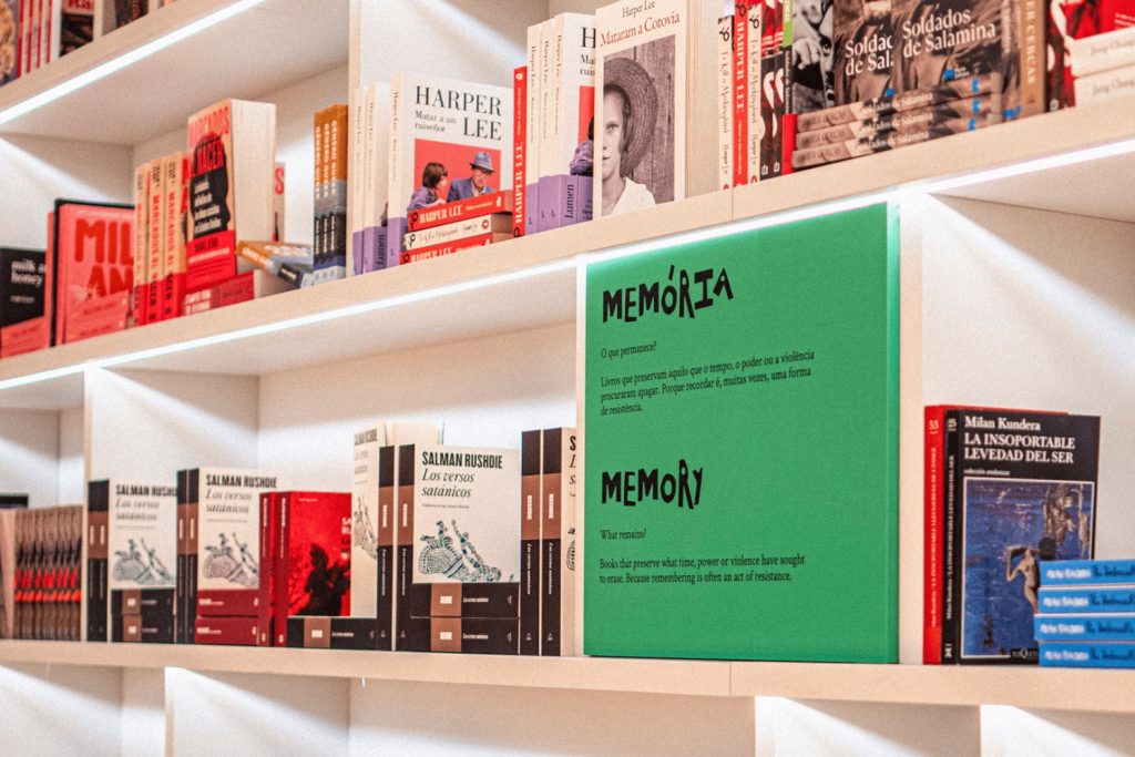 manifesto library