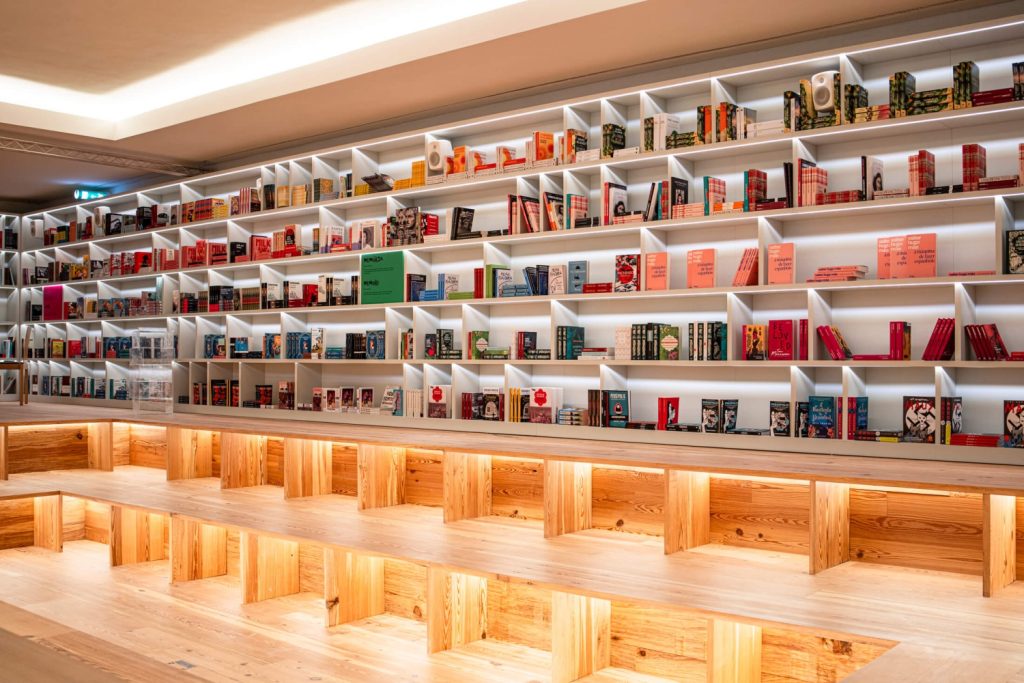 manifesto library