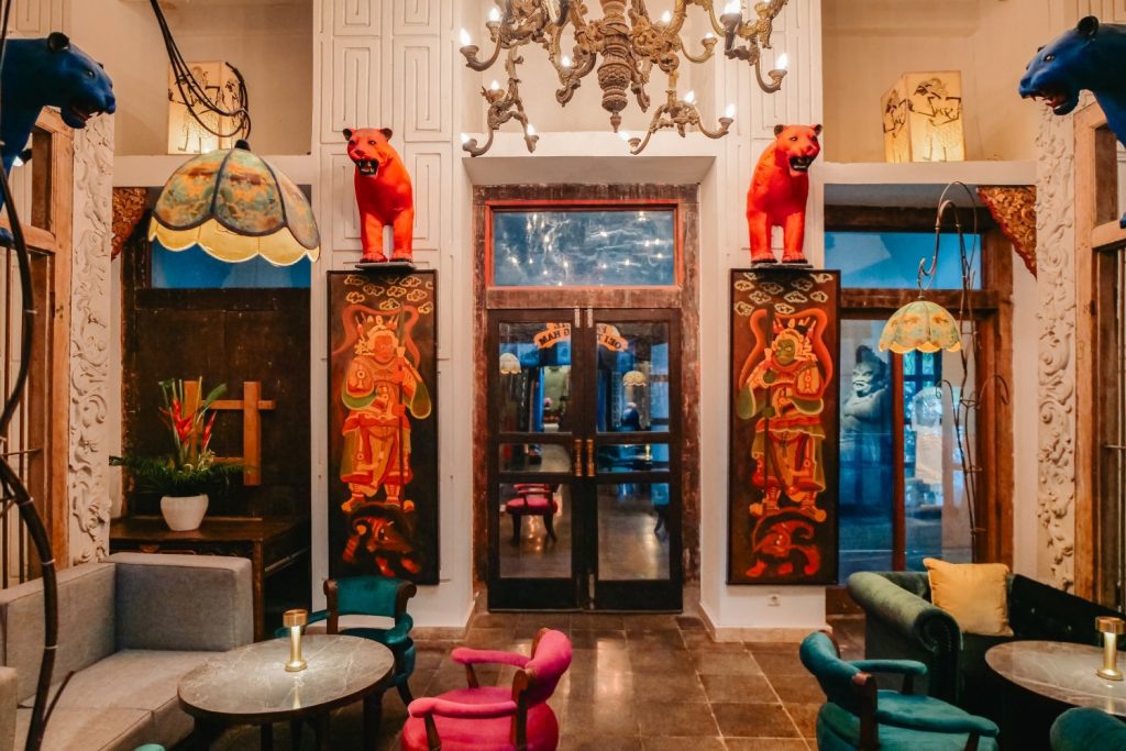 bar speakeasy
