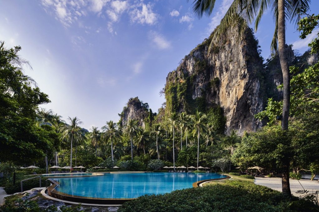 kolam renang hotel