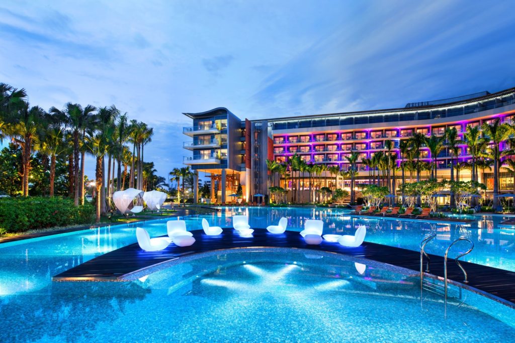 kolam renang hotel